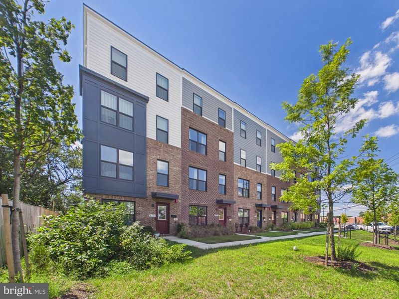 6332 Stevenson Ave, Alexandria, VA 22304