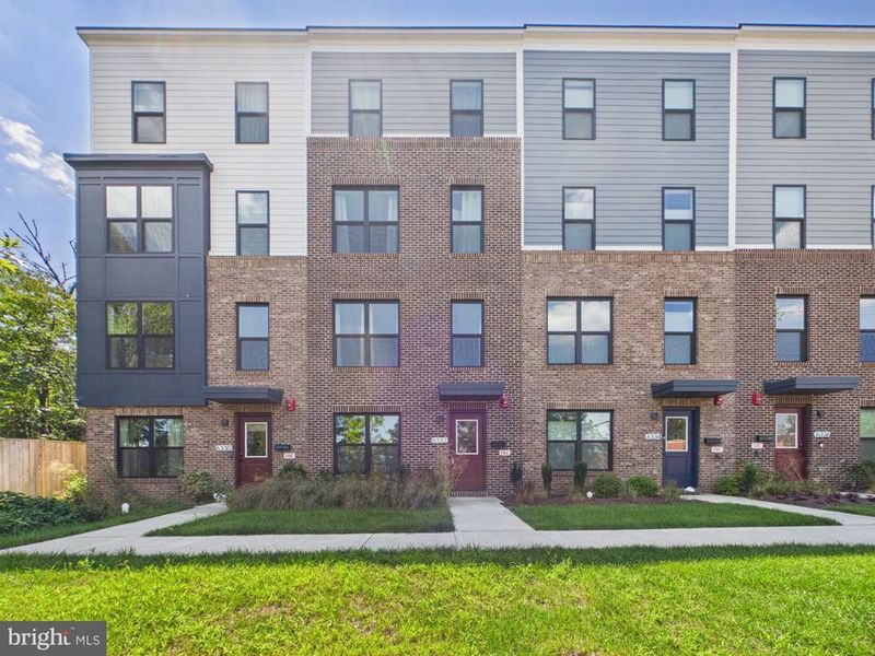 6332 Stevenson Ave, Alexandria, VA 22304