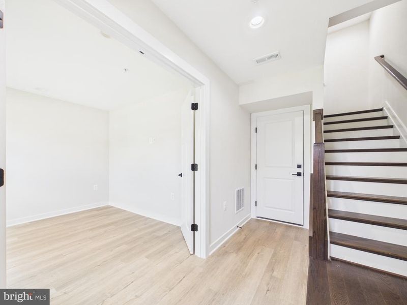 6332 Stevenson Ave, Alexandria, VA 22304