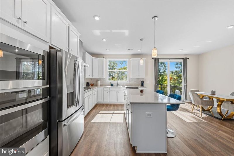 42145 Shining Star Sq, Brambleton, VA 20148