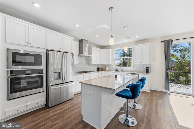 42145 Shining Star Sq, Brambleton, VA 20148