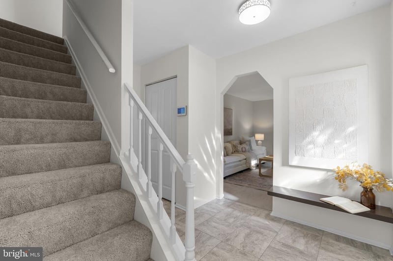 6252 Dawn Day Dr, Columbia, MD 21045