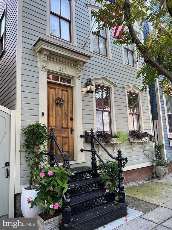 1015 Queen St, Alexandria, VA 22314
