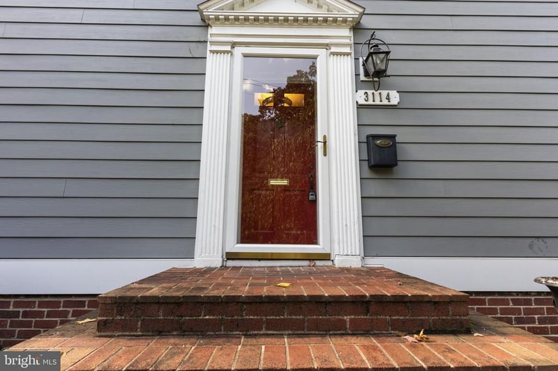 3114 Russell Rd, Alexandria, VA 22305