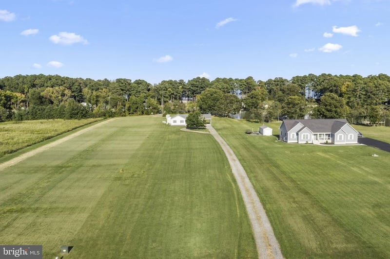569 Safe Harbor Lndg, Hague, VA 22469