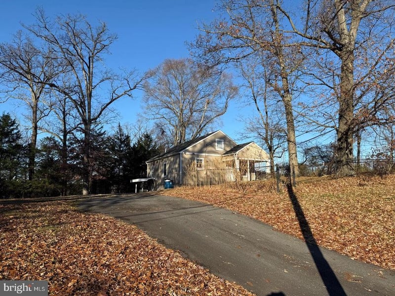 9300 Sanger St, Lorton, VA 22079