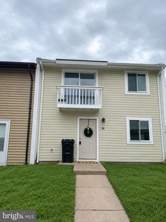 14 Simeon Ln, Sterling, VA 20164