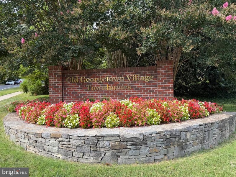 11419 Commonwealth Dr #302, Rockville, MD 20852