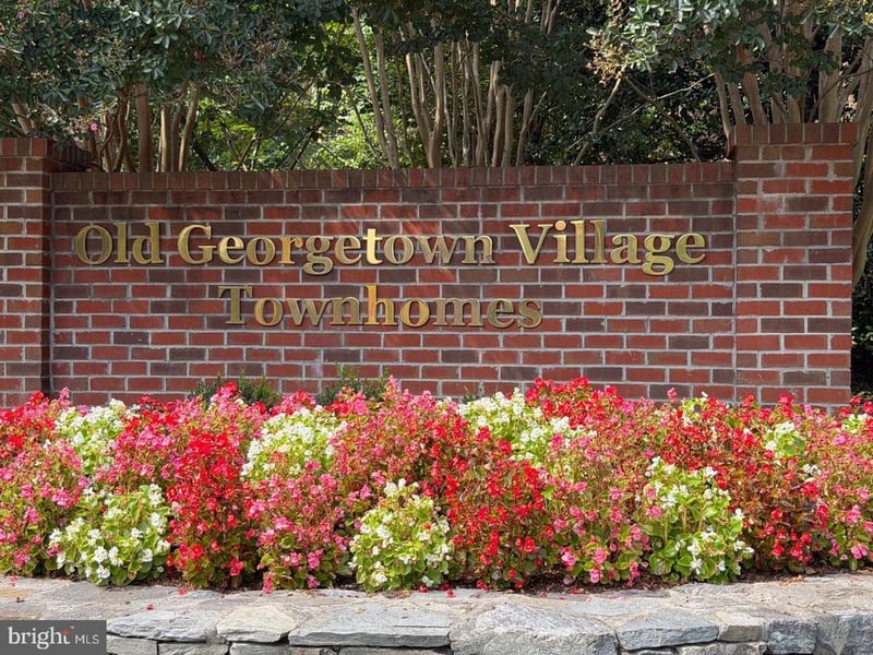 11419 Commonwealth Dr #302, Rockville, MD 20852