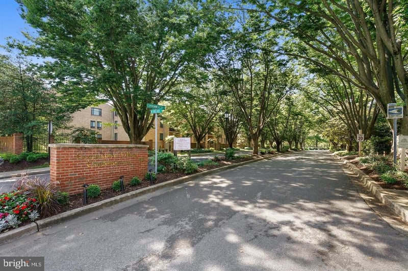 11419 Commonwealth Dr #302, Rockville, MD 20852
