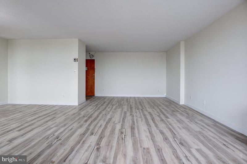 1301 S Arlington Ridge Rd #811, Arlington, VA 22202