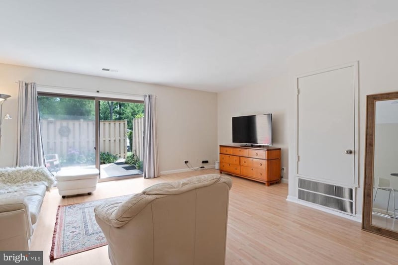 2674 Glengyle Dr #53, Vienna, VA 22181
