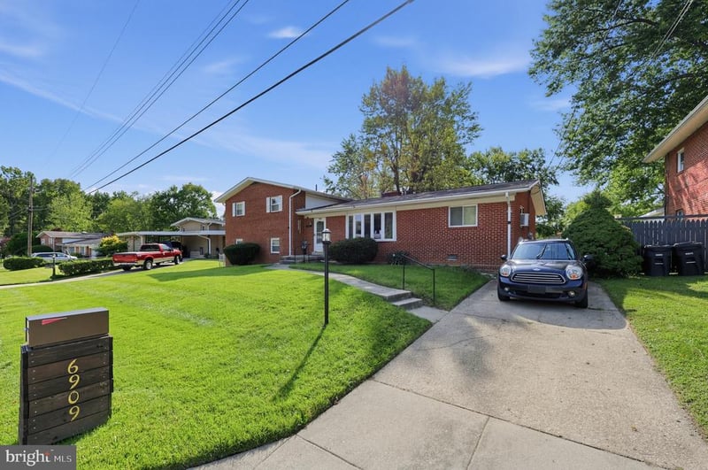 6909 Calvin St, Fort Washington, MD 20744