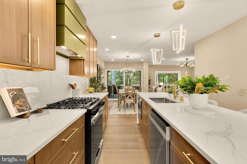 8168 Inverness Ridge Rd, Potomac, MD 20854