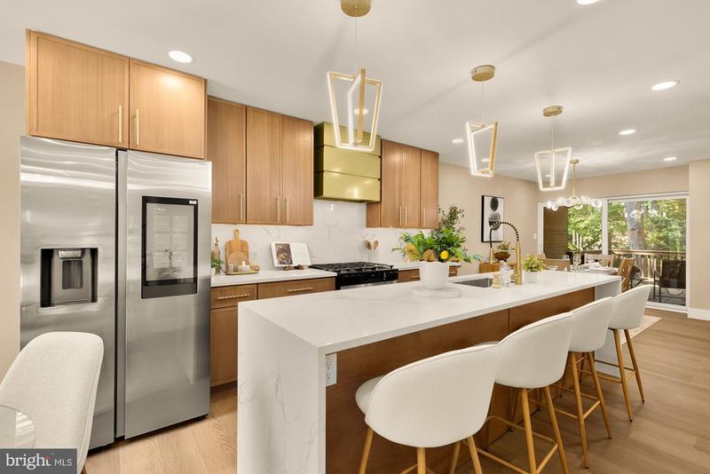 8168 Inverness Ridge Rd, Potomac, MD 20854