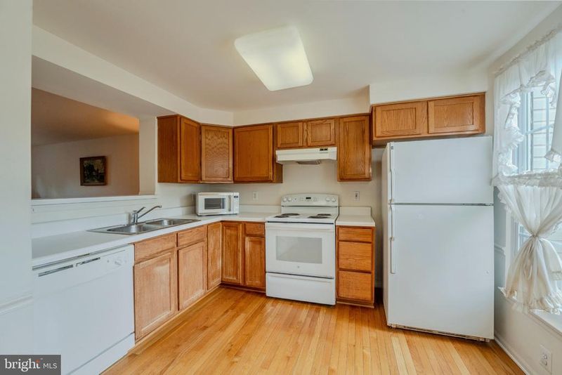 45328 Gable Sq, Sterling, VA 20164