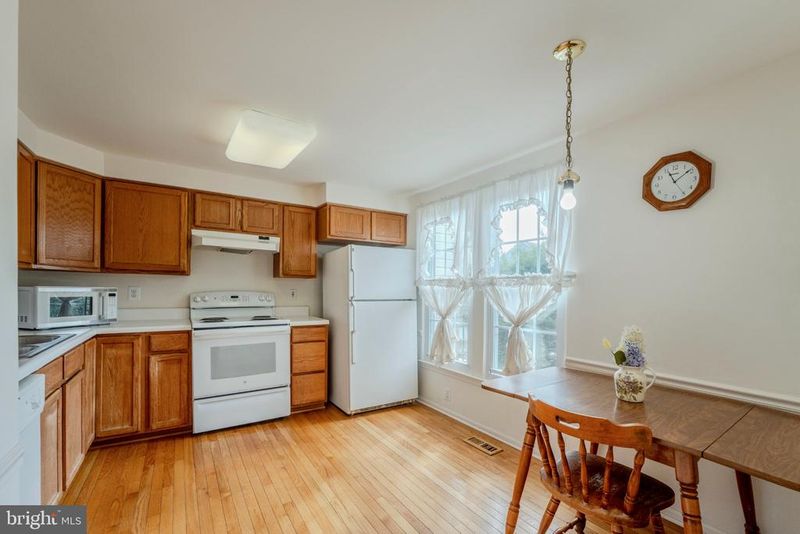 45328 Gable Sq, Sterling, VA 20164