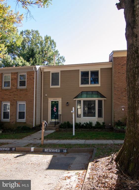 4032 Championship Dr, Annandale, VA 22003