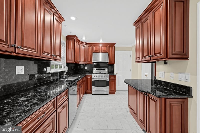 1516 Arbor View Rd, Silver Spring, MD 20902