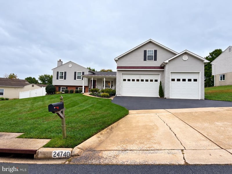 24740 Cutsail Dr, Damascus, MD 20872
