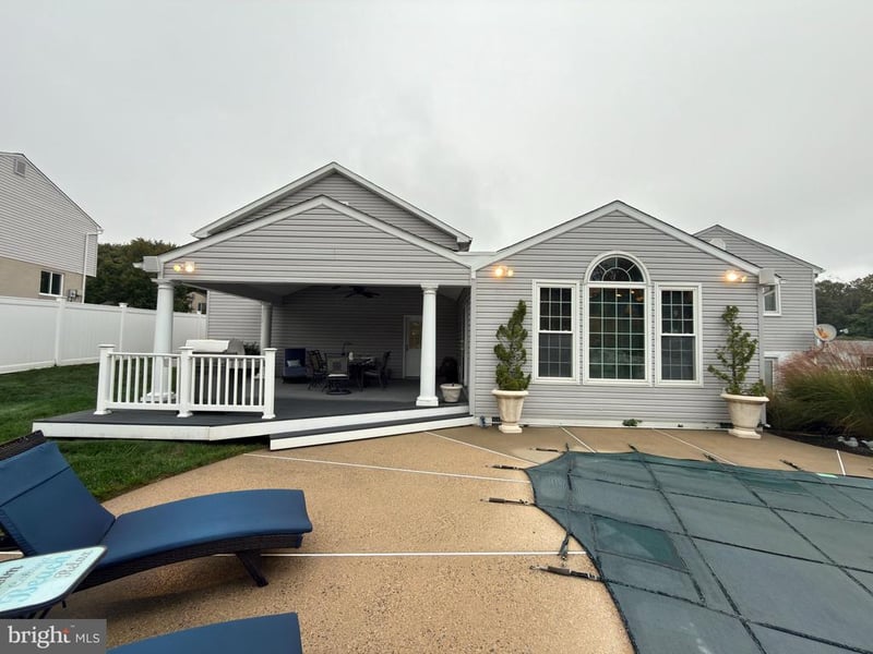 24740 Cutsail Dr, Damascus, MD 20872