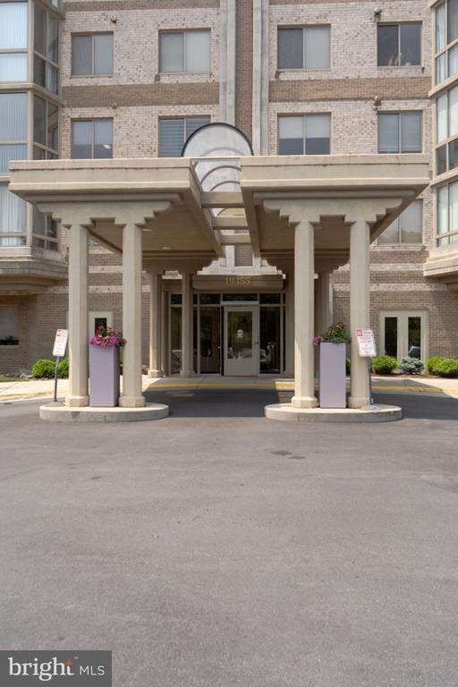 19355 Cypress Ridge Ter #905, Leesburg, VA 20176