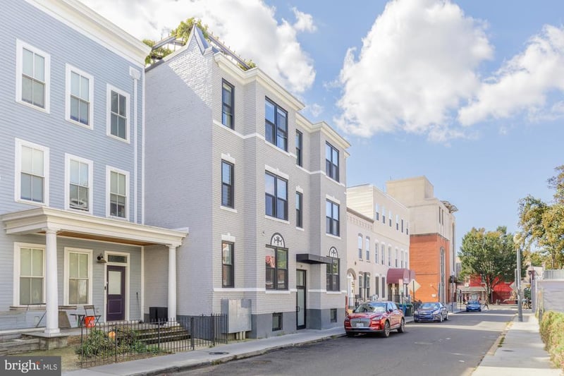 646 Newton Pl NW #303, Washington, DC 20010