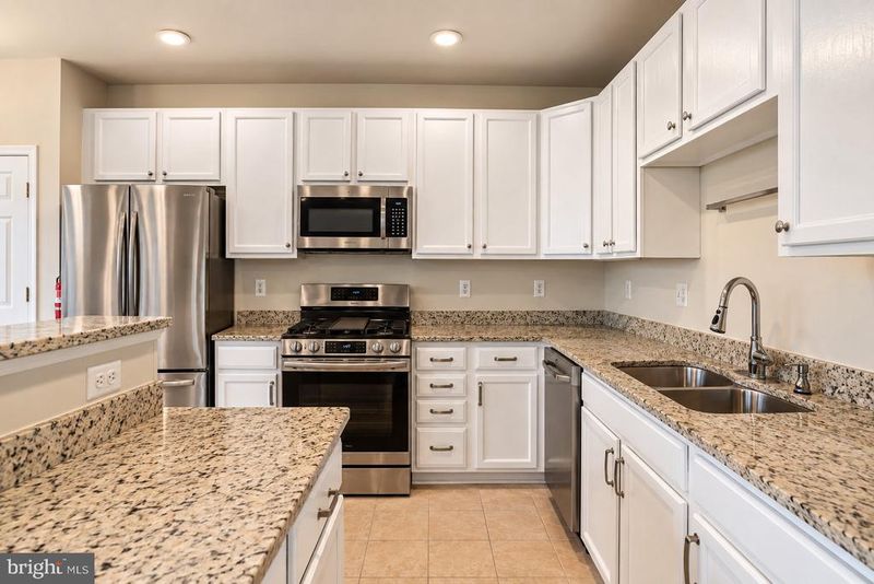 15701 Palermo Ter, Woodbridge, VA 22191