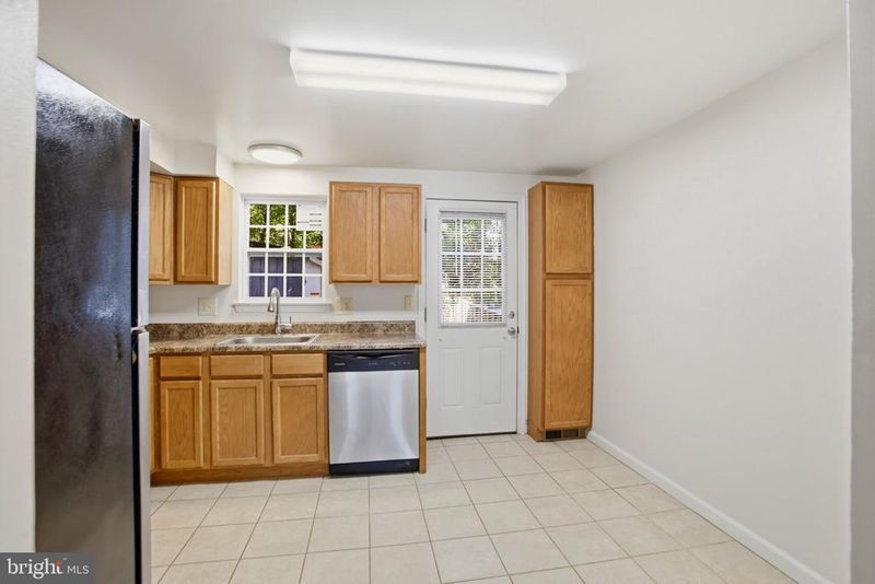 18 Dorrell, Sterling, VA 20165