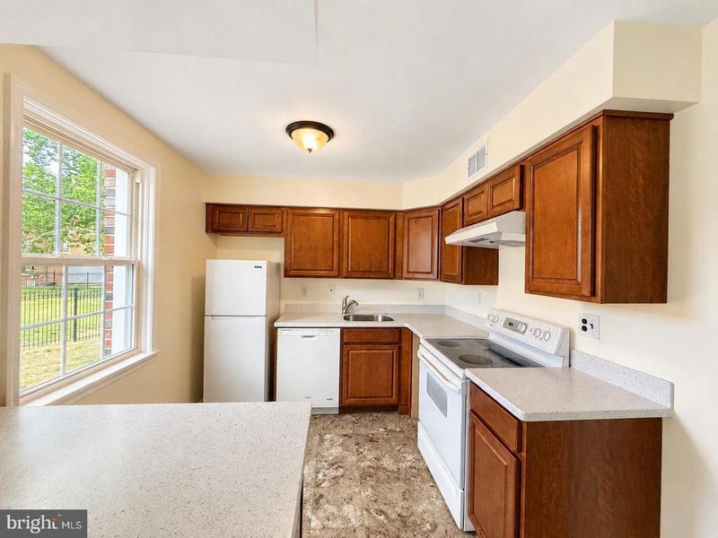3823 W St SE #201, Washington, DC 20020