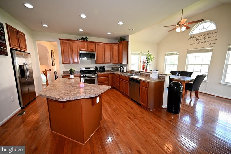 2956 Kincaid Dr, Waldorf, MD 20603
