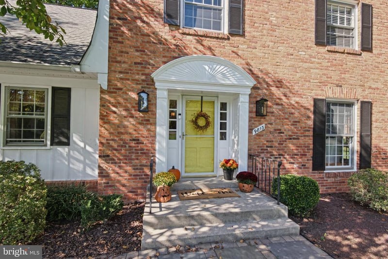 9813 Brookford Rd, Potomac, MD 20854