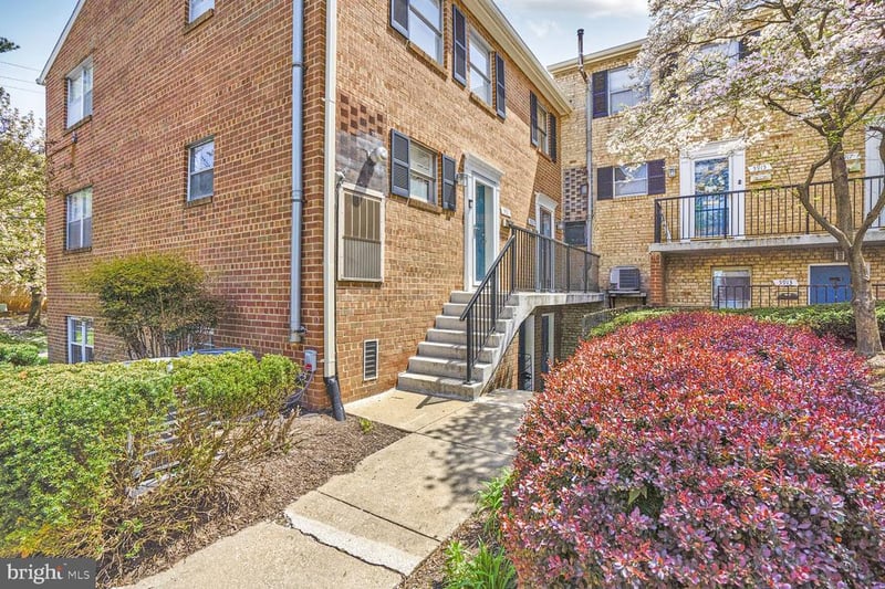 5919 Quantrell Ave, Alexandria, VA 22312