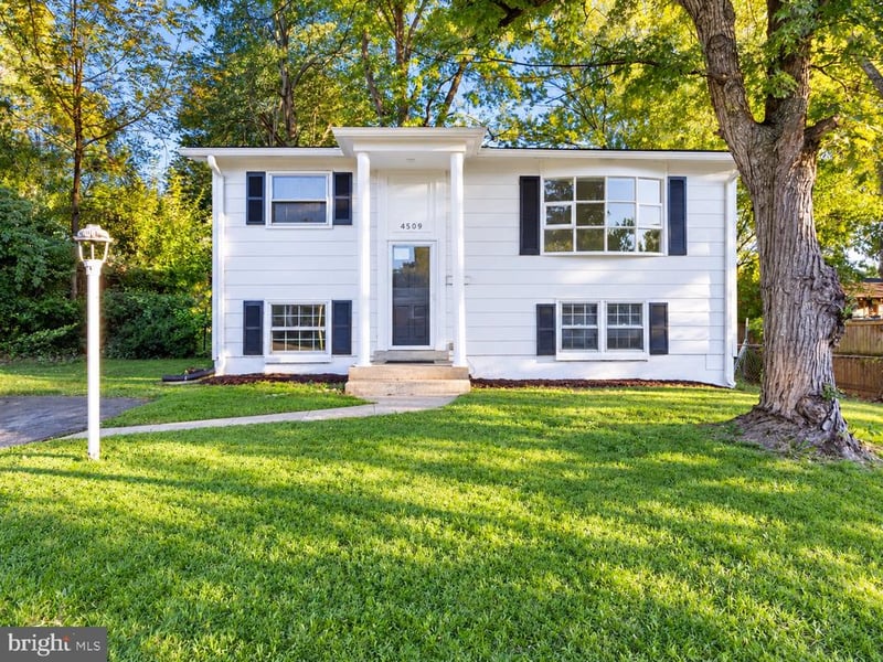 4509 Hamilton Dr, Woodbridge, VA 22193