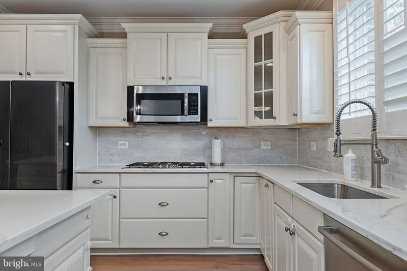 10601 School St, Fairfax, VA 22030