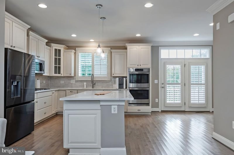 10601 School St, Fairfax, VA 22030