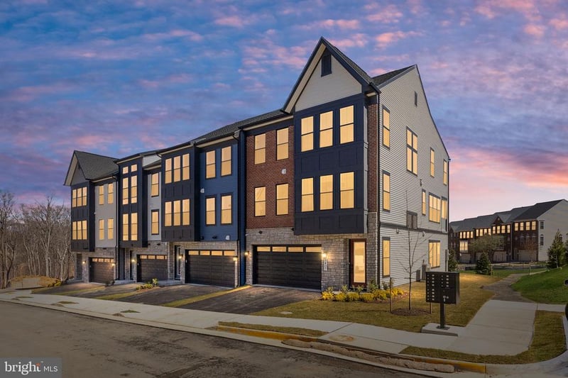 8460 Begonia Ln, Lorton, VA 22079