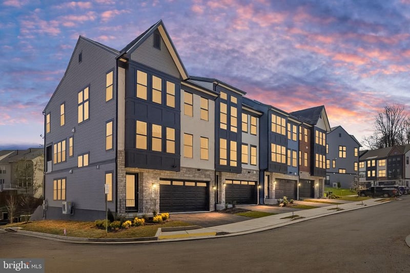 8460 Begonia Ln, Lorton, VA 22079