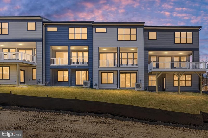 8460 Begonia Ln, Lorton, VA 22079