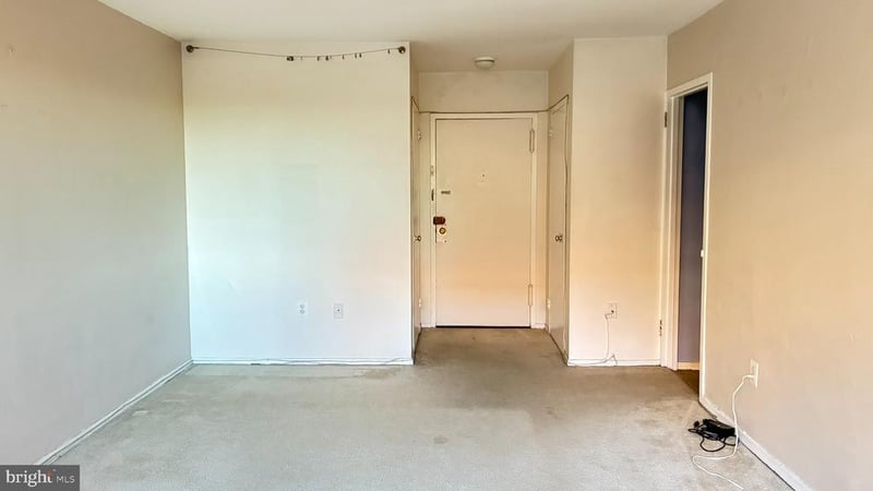 1121 Arlington Blvd #217, Arlington, VA 22209