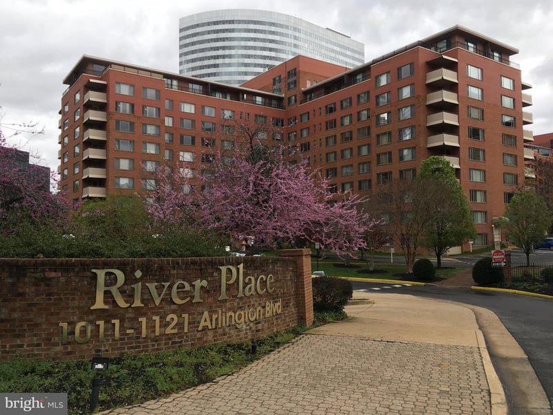 1121 Arlington Blvd #217, Arlington, VA 22209