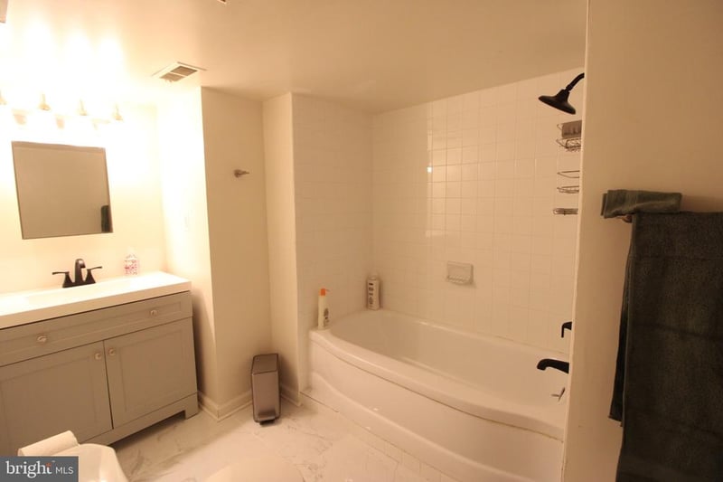 4009 Taney Ave, Alexandria, VA 22304
