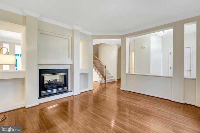 3022 Rosemoor Ln, Fairfax, VA 22031