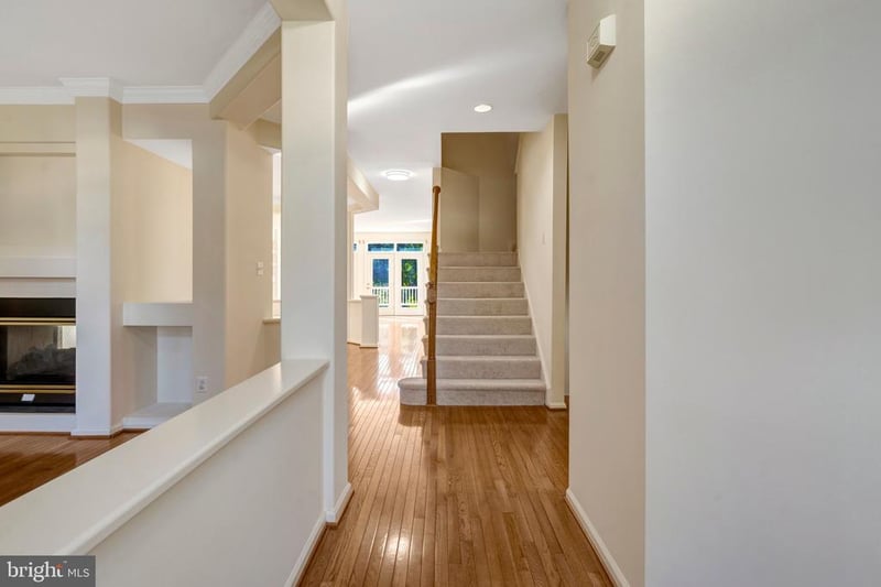 3022 Rosemoor Ln, Fairfax, VA 22031