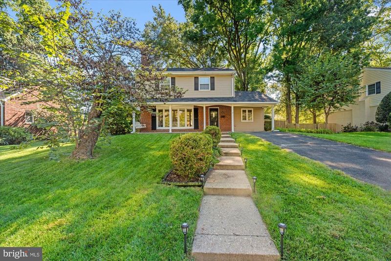 2407 Cavendish Dr, Alexandria, VA 22308