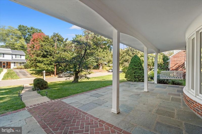 2407 Cavendish Dr, Alexandria, VA 22308
