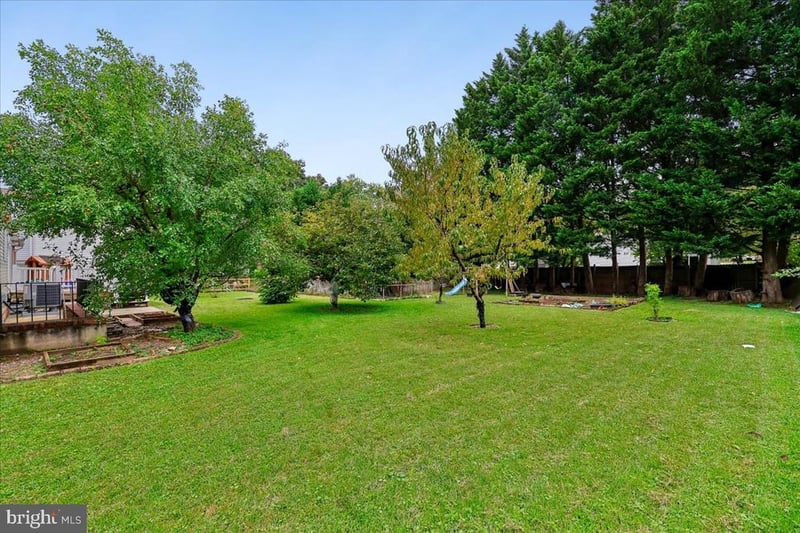 18308 Powhatan Ct, Gaithersburg, MD 20877