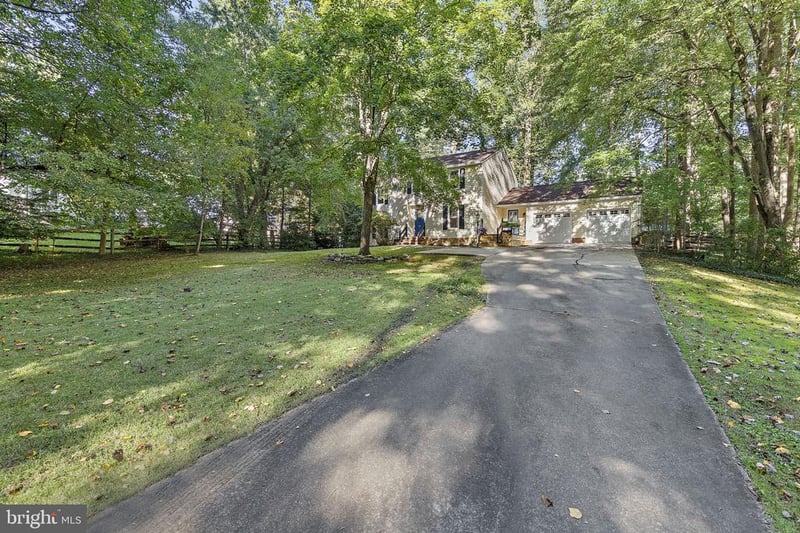 10384 Launcelot Ln, Columbia, MD 21044