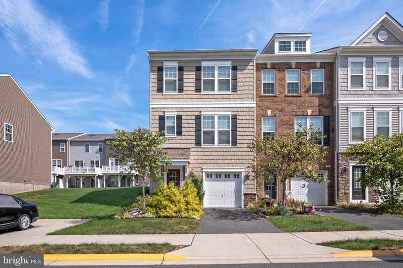 10717 Shadewell Spring Way, Manassas, VA 20112