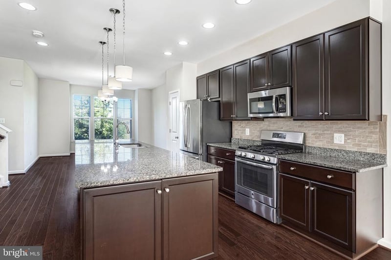 8940 Dahlgren Ridge Rd, Manassas, VA 20111